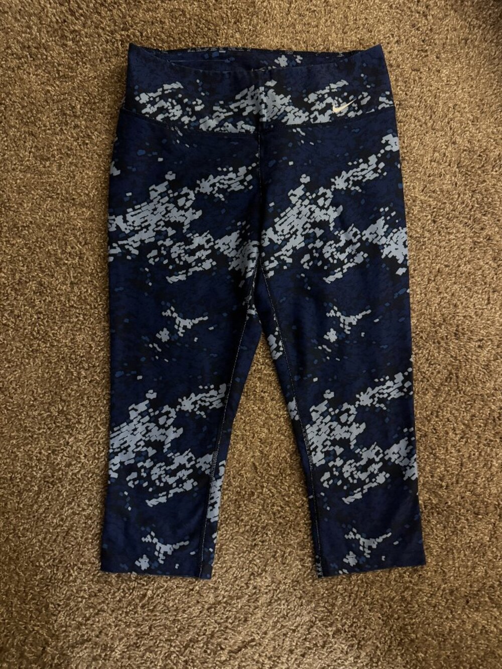 Nike Ten Less Plastic Bottles Blue & Light Blue Printed Cropped Leggings